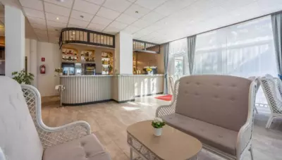 Chorvátsko - Crikvenica - Mediteran Hotel by Aminess - lobby bar Chorvátsko - Crikvenica - Mediteran Hotel by Aminess - lobby bar