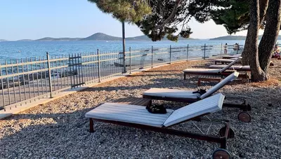 Chorvátsko - Vodice - Villa Arausa - pláž Chorvátsko - Vodice - Villa Arausa - pláž