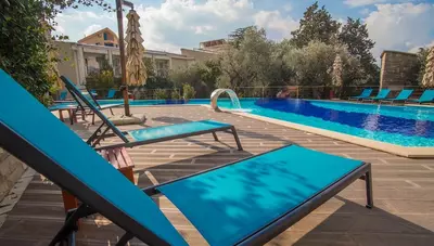 Čierna Hora - Petrovac - hotel Castellastva - bazén