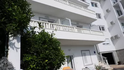 Chorvátsko - Baška Voda - Villa Manda - dom