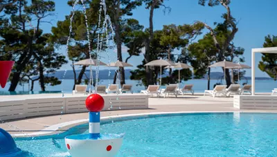 Chorvátsko - Makarska - Valamar Meteor hotel - bazén