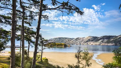 Chorvátsko - ostrov Rab - Lopar - Veli Mel Sunny Hotel -pláž Chorvátsko - ostrov Rab - Lopar - Veli Mel Sunny Hotel -pláž