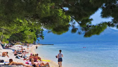 Chorvátsko - Gradac - Hotel Saudade - pláž Chorvátsko - Gradac - Hotel Saudade - pláž