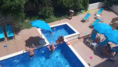 Čierna Hora - Čanj - penzión Lara Lux - bazén