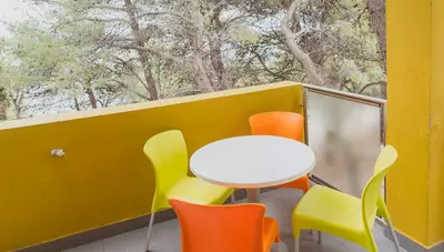 Chorvátsko - ostrov Ugljan - Kukljica - Holiday Park Zelena Punta - apartmán 1/2+2 - balkón Chorvátsko - ostrov Ugljan - Kukljica - Holiday Park Zelena Punta - apartmán 1/2+2 - balkón