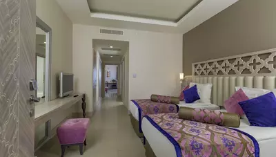 Turecko - Side - Hotel Royal Alhambra Palace - rodinná izba (2 miestnosti)