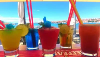 Chorvátsko - Pag - Novalja - Liberty Plaza - coctail bar