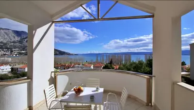Chorvátsko - Omiš - Duće - Apartmány Gašpar - apartmán 1/6 dvojpodlažný apartmán - balkón s posedením Chorvátsko - Omiš - Duće - Apartmány Gašpar - apartmán 1/6 dvojpodlažný apartmán - balkón s posedením