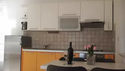 Chorvátsko - Omiš - Nemira - apartmány Mateo Andrea - kuchynský kút Chorvátsko - Omiš - Nemira - apartmány Mateo Andrea - kuchynský kút