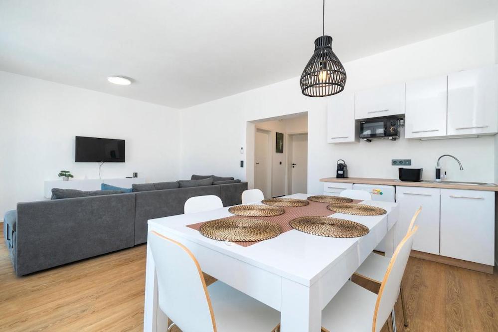 Chorvátsko - Vodice - Blata - apartmány Bristak - apartmán A4+1 na prízemí - denná miestnosť