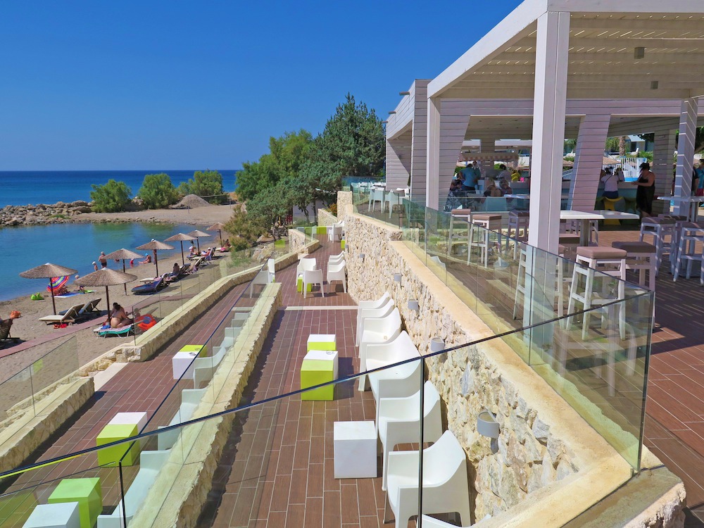 Rhodos - Lardos - Hotel Sunrise  - letná terasa