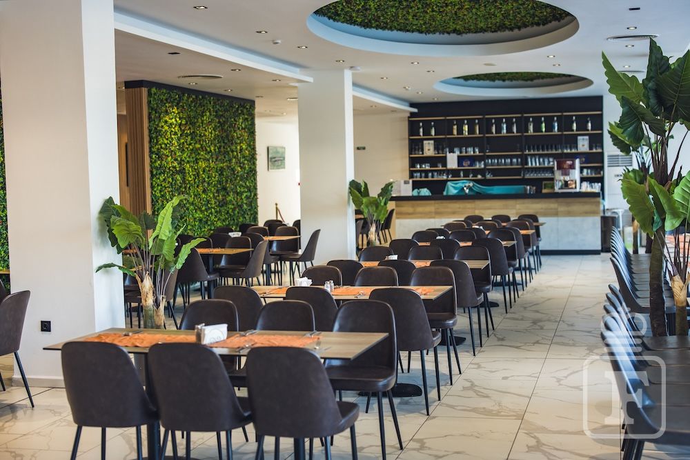 Reštaurácia 100% Family Restaurant